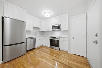 Building Photo - 11 Schubert St