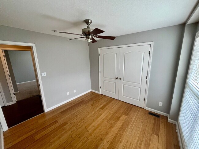 Building Photo - "Charming 3-Bedroom Retreat with 2 Full Baths in Clarksville – Your Spacious 1,480 Sq Ft Haven Aw...