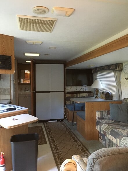 Building Photo - 2020 Lee Dr