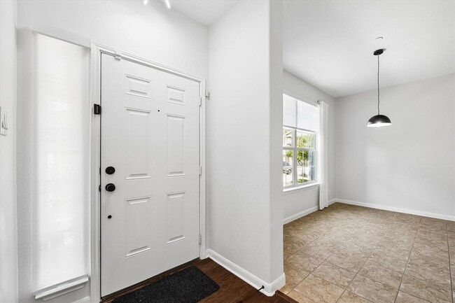 Building Photo - 3101 Davis Ln