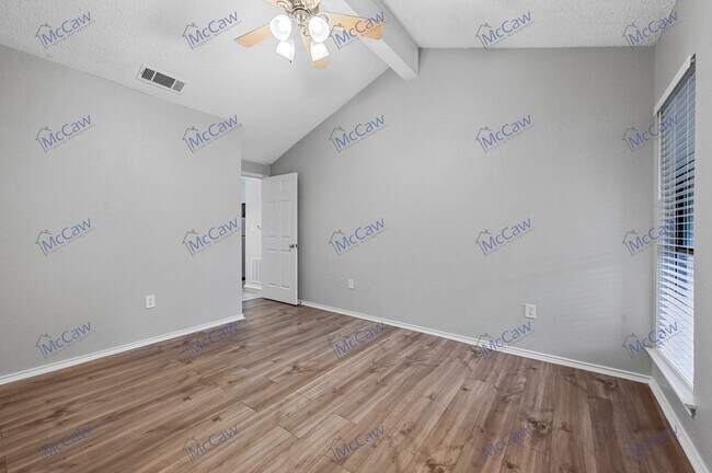 Building Photo - Adorable 1/1 Condo in Dallas! (75231)