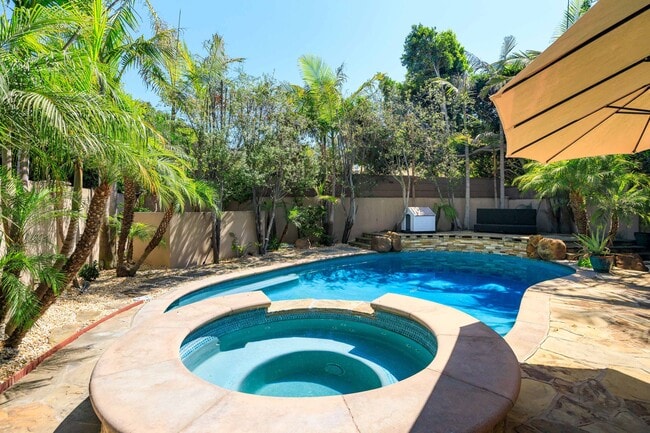 Building Photo - 1554 Mathews Ave