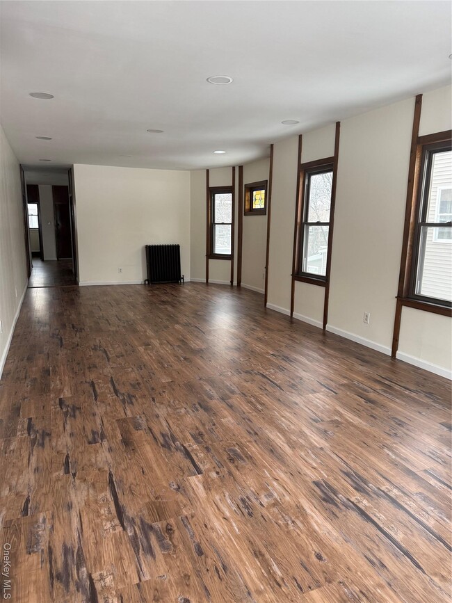 Building Photo - 173 Mansion St