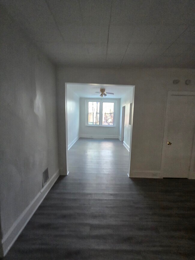 Building Photo - 2699 S 61st St