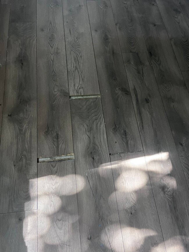 Building Photo - 728 E 93rd St