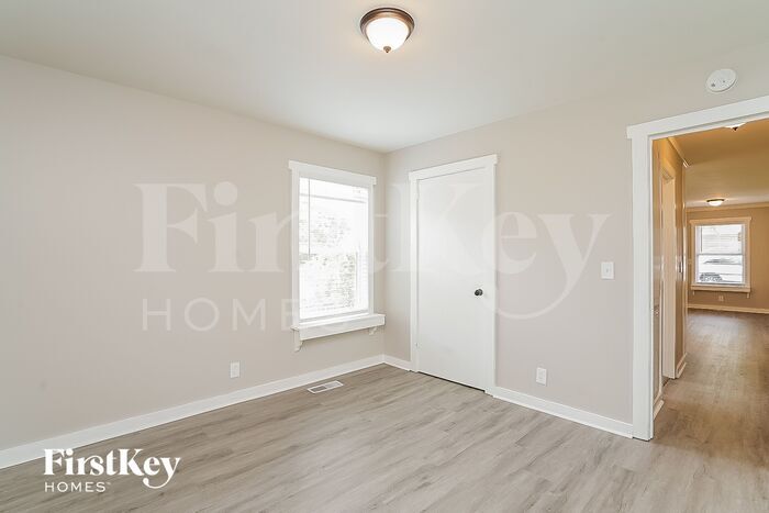 Building Photo - 2423 Paddock Dr