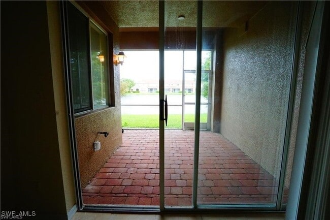Building Photo - 9774 Roundstone Cir