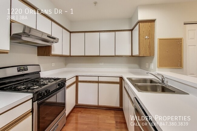 Building Photo - 1220 Orleans Dr