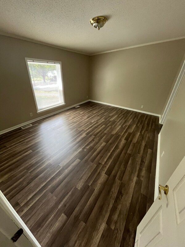 Building Photo - 16 Madison Dr