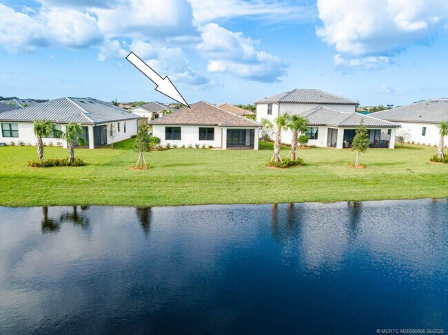 Building Photo - 861 SE Courances Dr