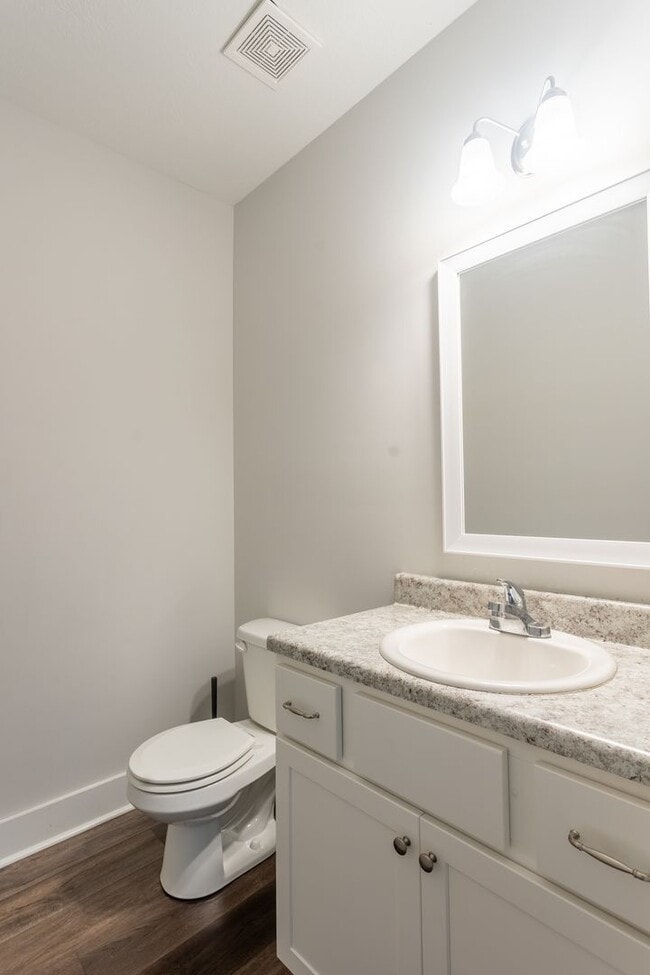 Building Photo - Welcome to Summerton Village!  $$ Ask about our 2-year lease promotion $$