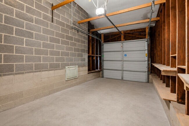 Building Photo - 3036 Wheaton Ave