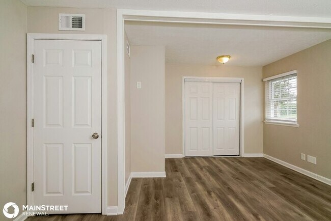 Building Photo - 122 OAKCREST CT, LOUISVILLE, KY 40229