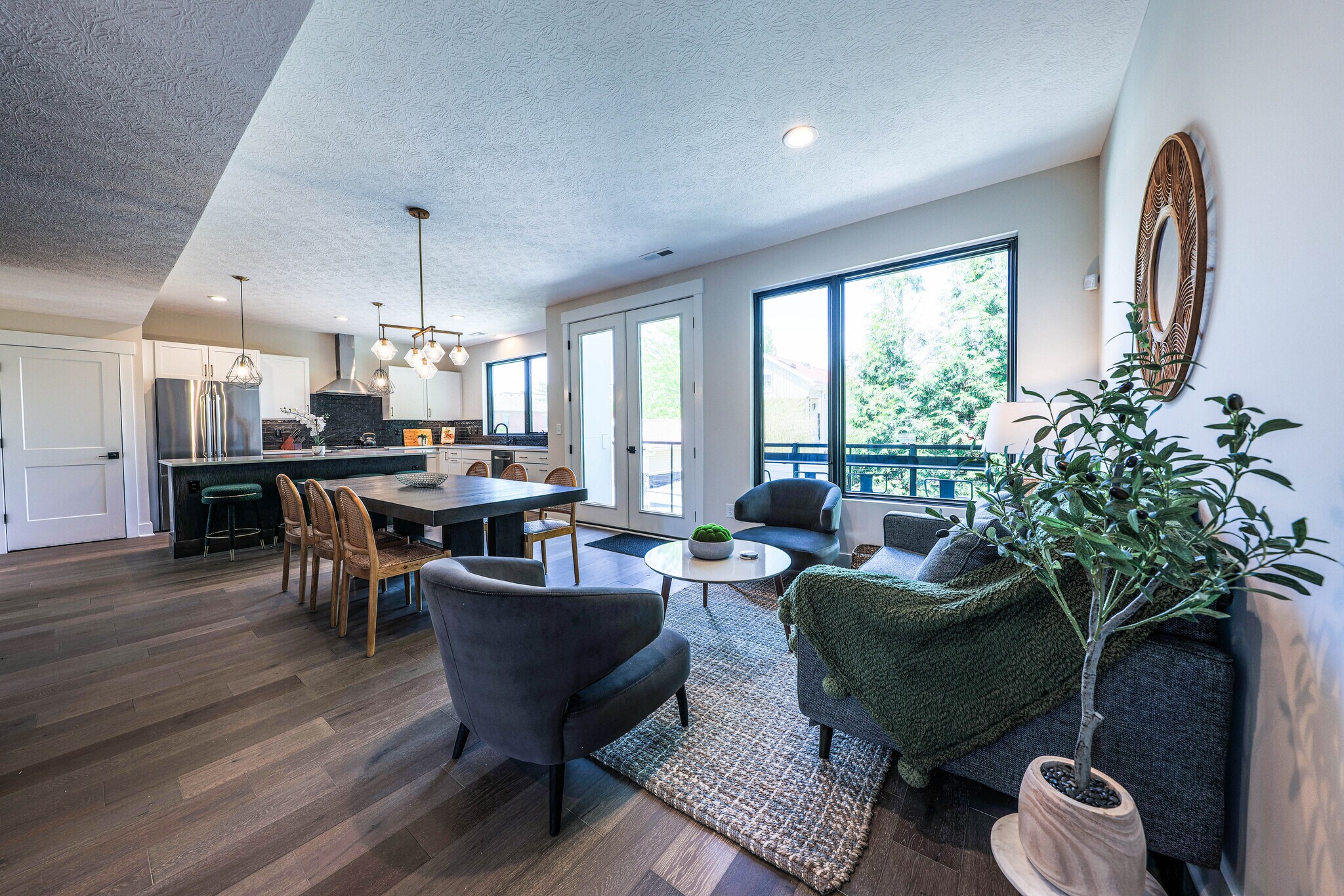 Building Photo - 362 Zimpfer St