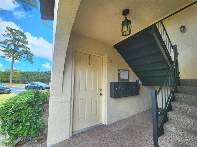 Building Photo - 310 Knotty Pine Cir