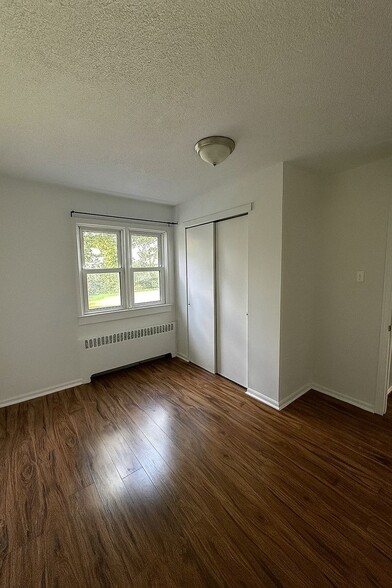 Building Photo - 121 Cherry Parke