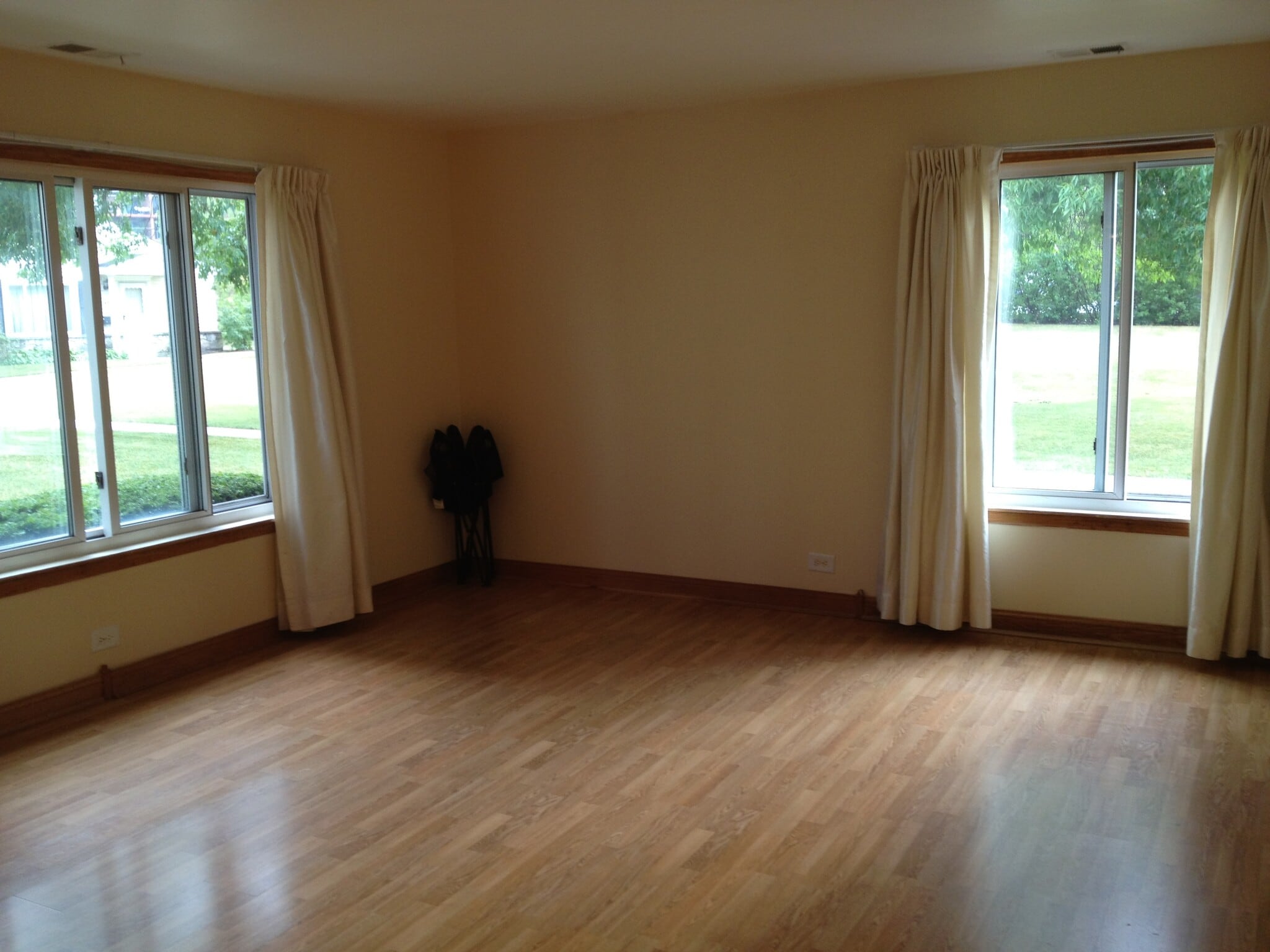 Building Photo - 1362 Cove Dr