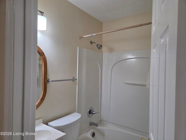 Building Photo - 4204 Holly Tree Dr