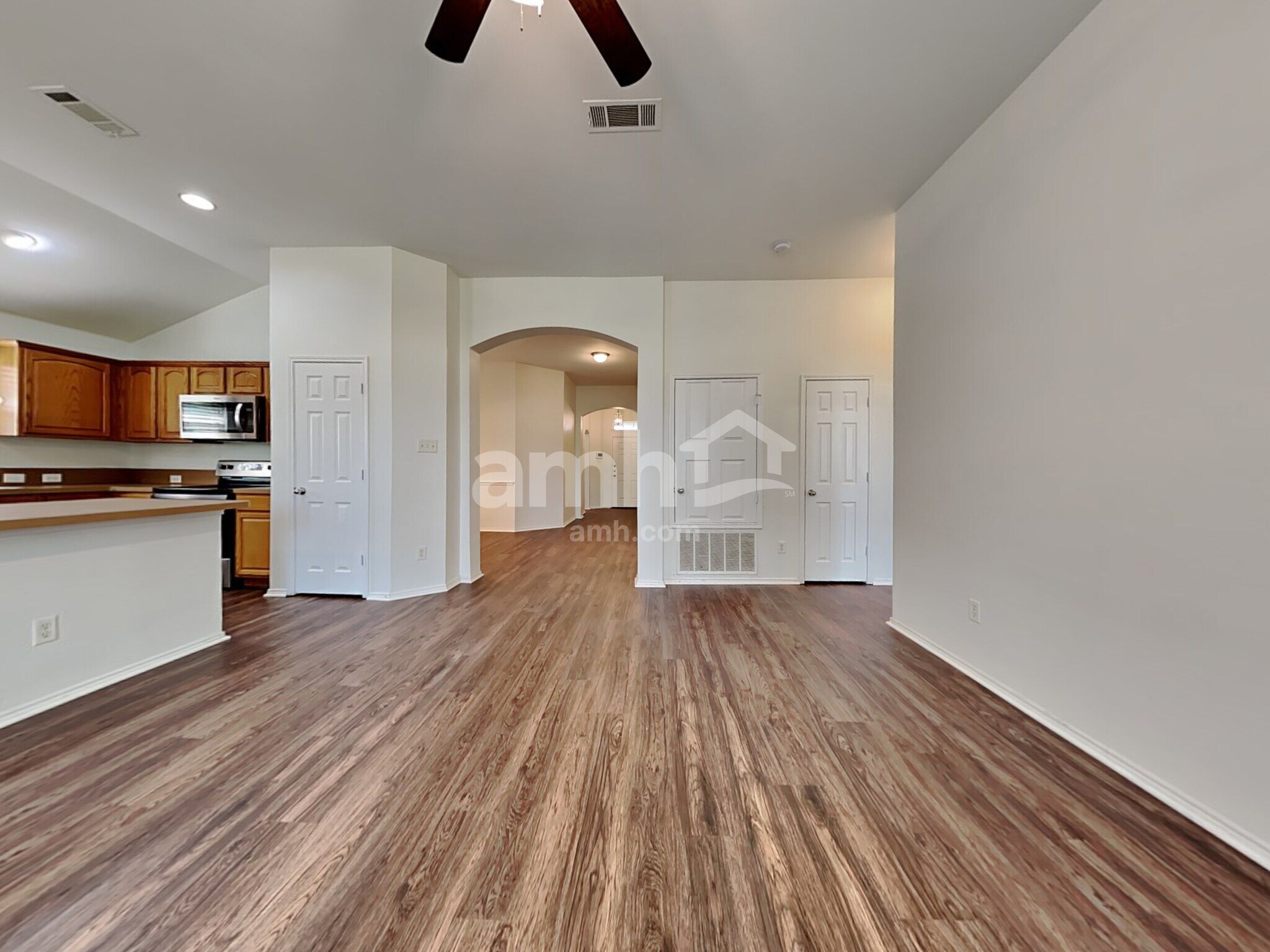 Building Photo - 8065 Plateau Dr