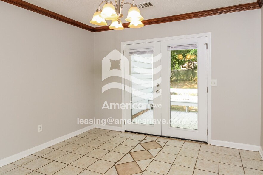 Building Photo - 217 Chadford Rd