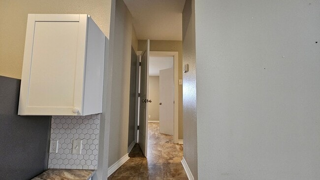 Building Photo - 2115 Glenwood Ln