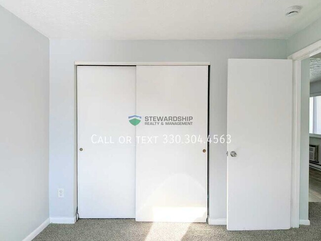 Building Photo - 1111 N Elm St