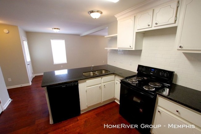 Building Photo - 6923 Parkbrook Ln