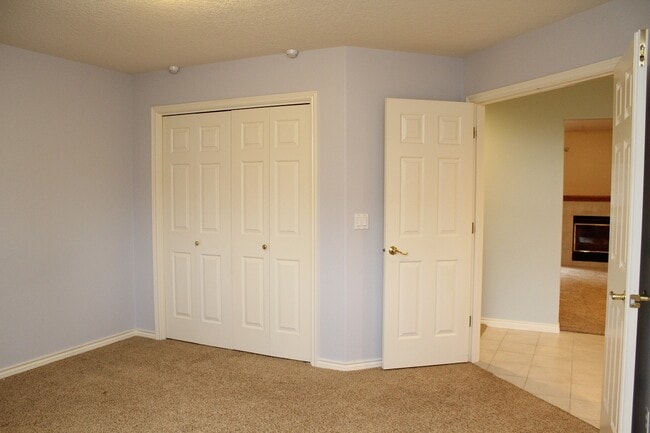 Building Photo - 15040 SE Lostine Dr