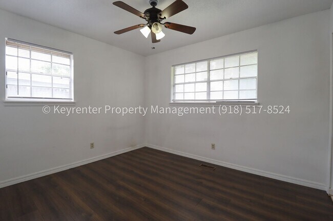 Building Photo - East Tulsa 3 Bedroom Gem! Available for immediate move in!