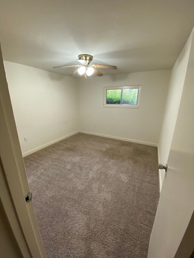 Building Photo - Off-Street Parking Steps from UGA