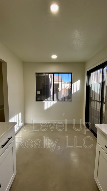 Building Photo - 2387 W Palo Dulce Dr