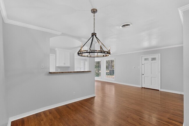 Building Photo - 4812 Wateka Dr