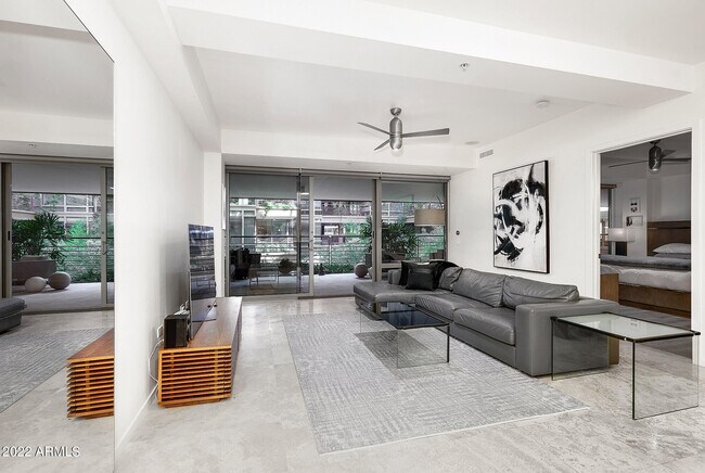 Building Photo - 7117 E Rancho Vista Dr
