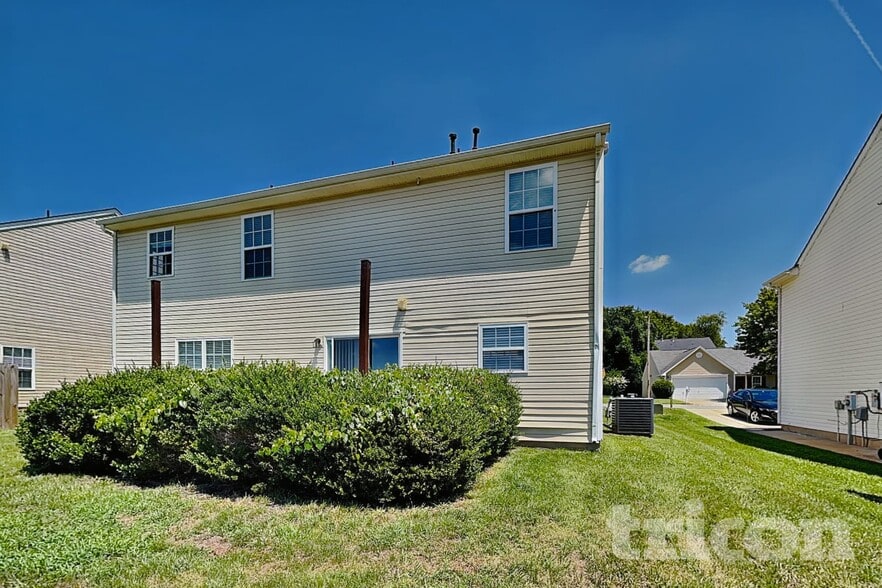 Building Photo - 2208 Ballingarry Dr