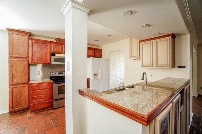 Building Photo - 14370 Misty Meadow Ln