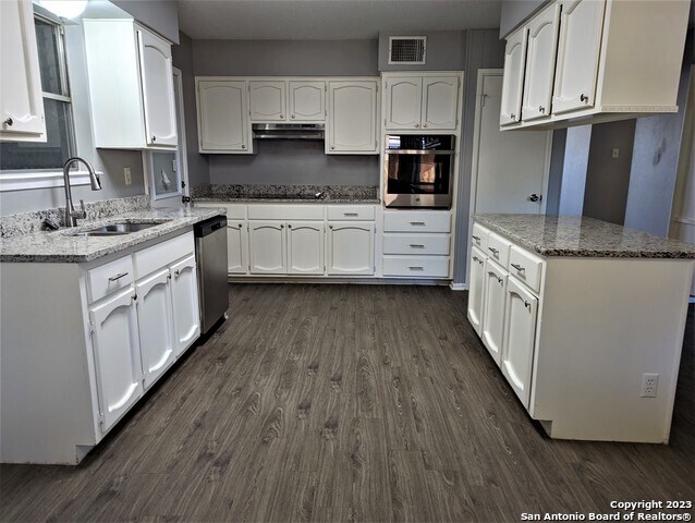 Building Photo - 2330 Blossom Dr