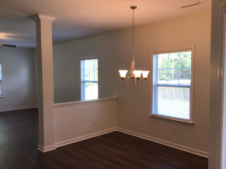 Building Photo - 4139 Medina Ct