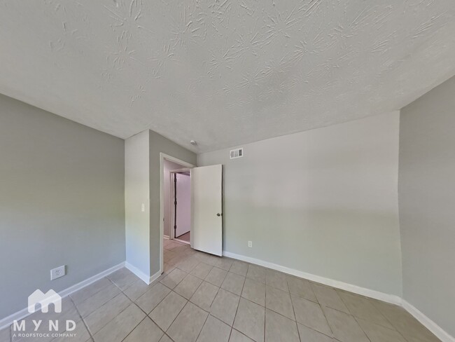 Building Photo - 5455 Fox Haven Trail