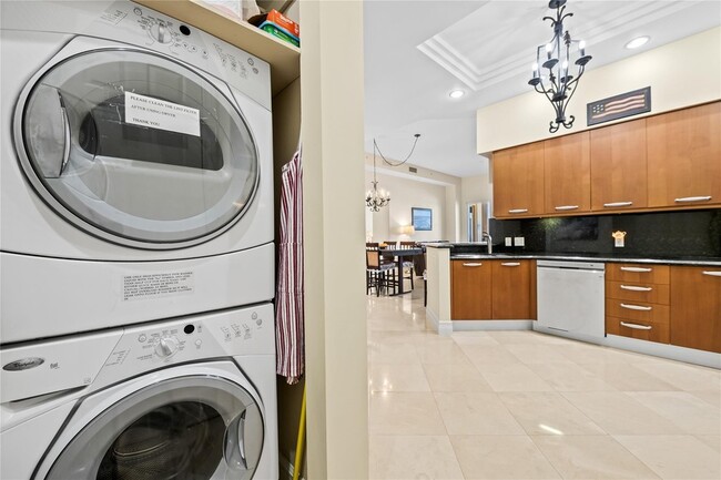 Building Photo - 4444 El Mar Dr