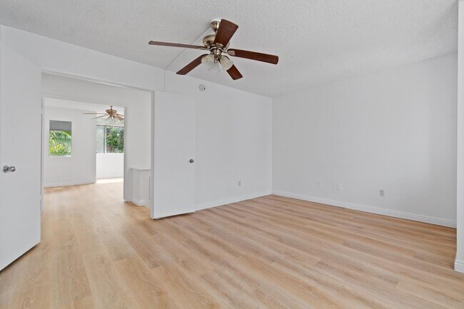 Building Photo - 501 Herondo St