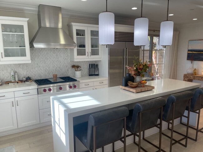 Building Photo - 3 bd/3.5 Ba Sea Summit Panoramic Ocean Vie...