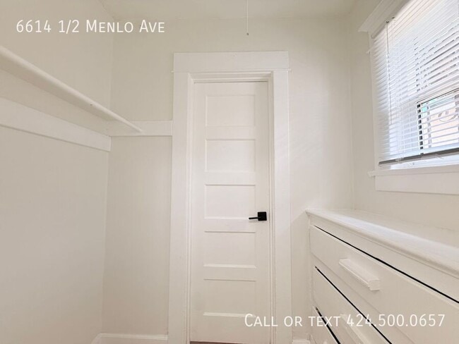 Building Photo - 6614 1/2 Menlo Ave-