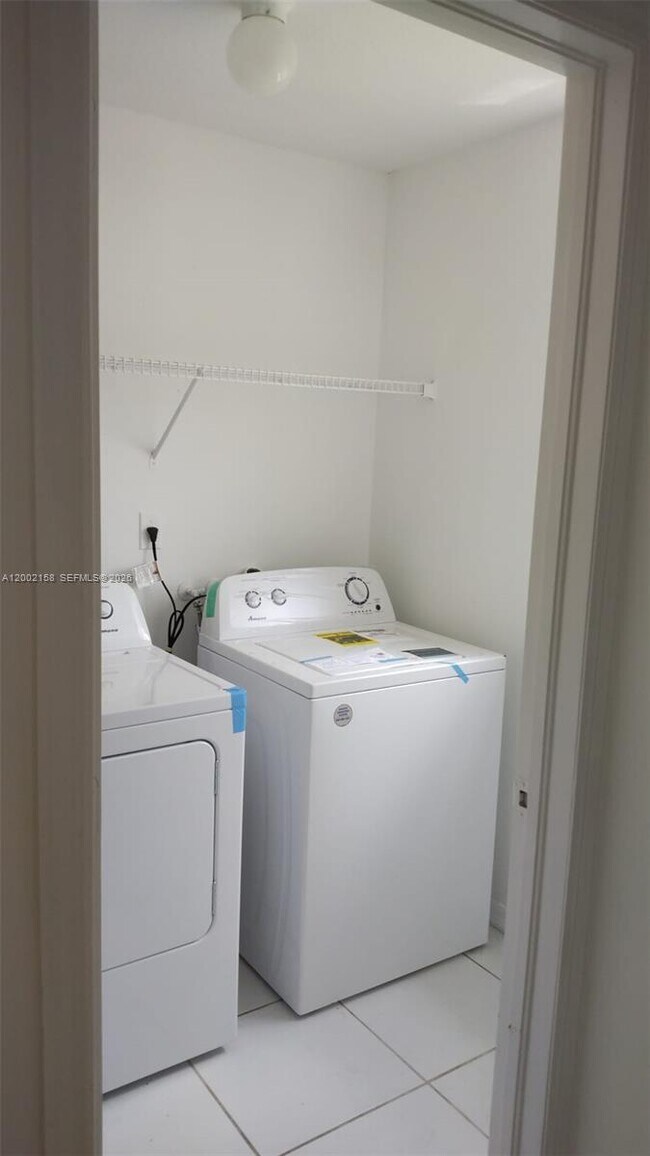 Building Photo - 8382 SW 152nd Ave Cir