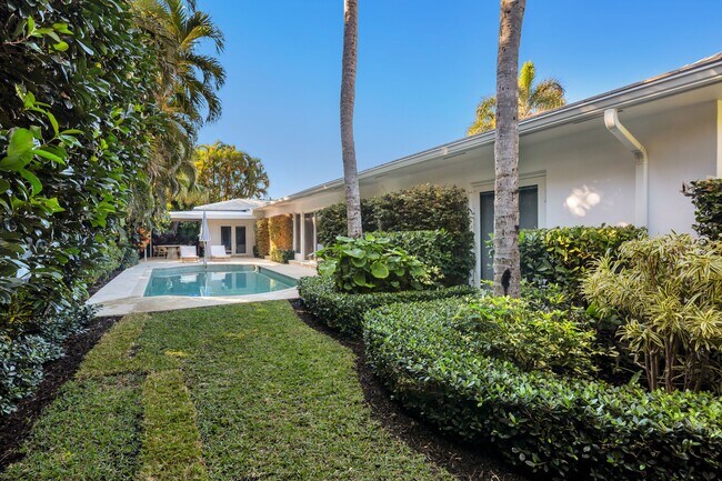 Building Photo - 230 Osceola Way