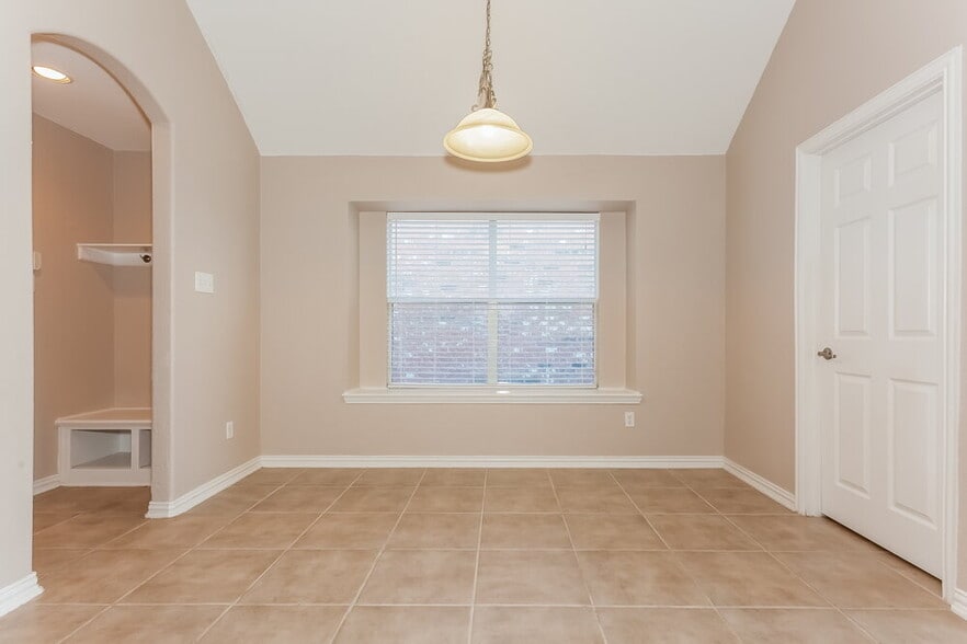 Building Photo - 4613 Daisy Leaf Dr