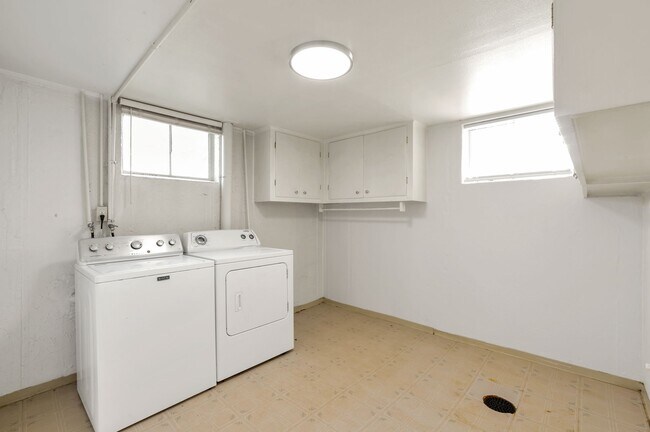 Building Photo - 2184 N 2000 W
