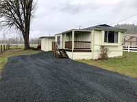 Building Photo - 3 bed, 2 bath Country Home for rent!