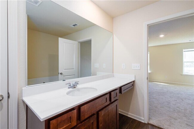 Building Photo - 816 Walnut Creek Cir