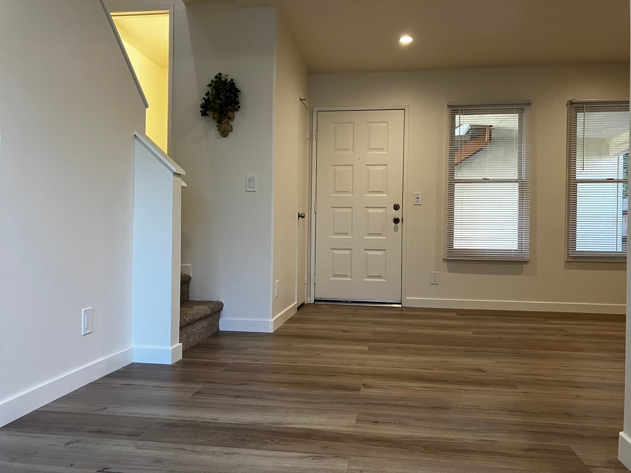 Building Photo - 629 S Glassell St