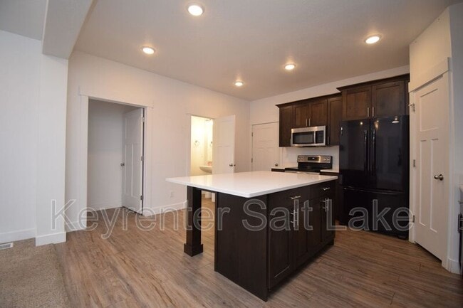 Building Photo - 2726 E Iron Bark Alley